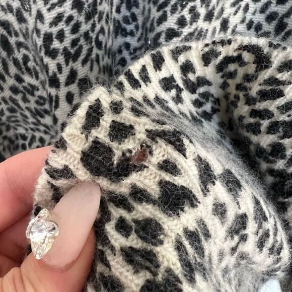 Vintage 70s / 80s Embellished Polar Bear Rhinestone Leopard Print Sweater M - Picture 8 of 12